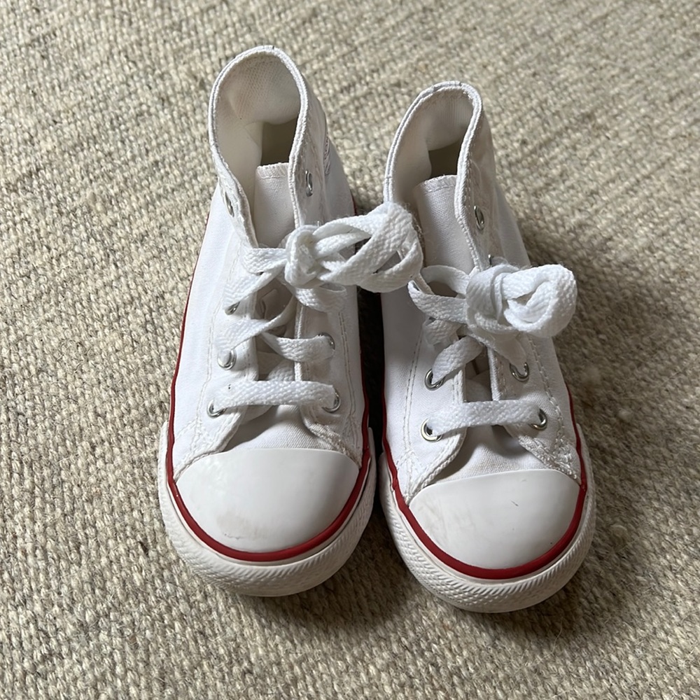 Kids converse